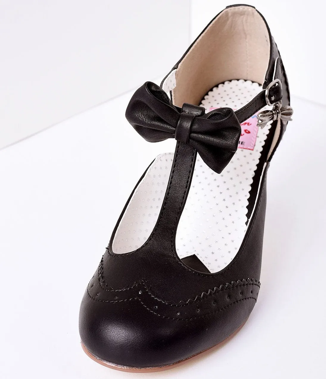 1940s Black Faux Leather Round Toe Kitten Heel