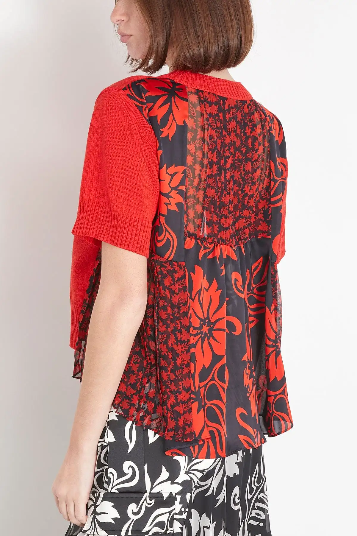 Floral Print Knit Pullover in Red