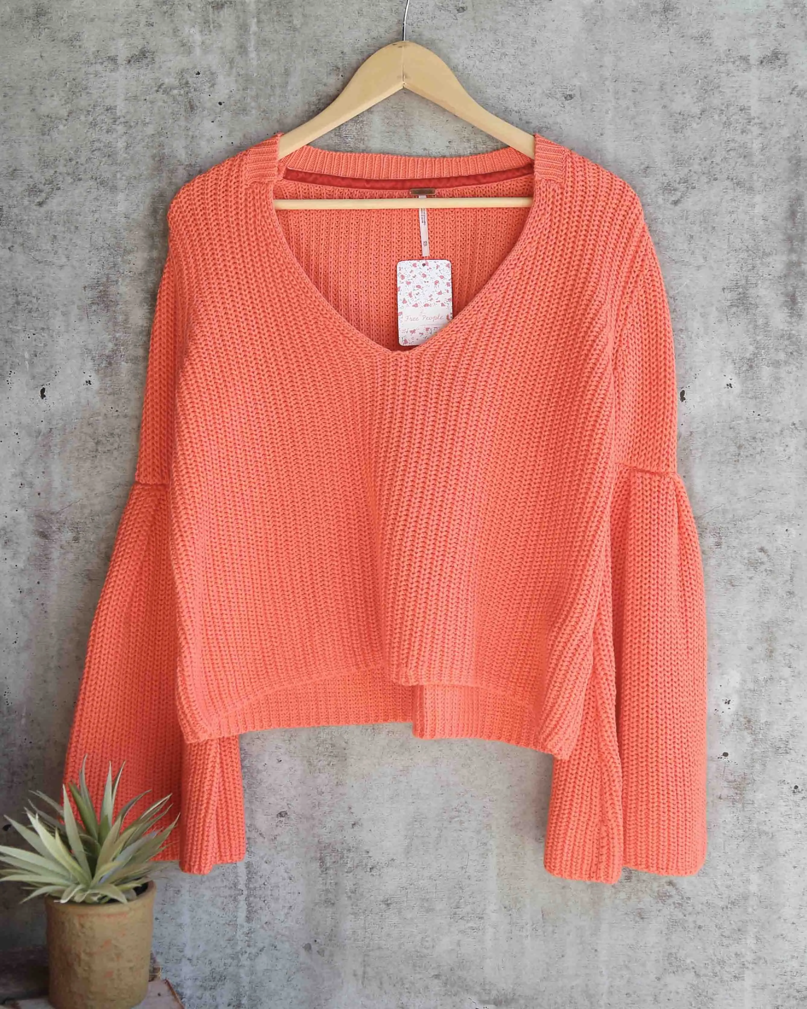 Free People - Damsel Cable Knit Pullover in Coral